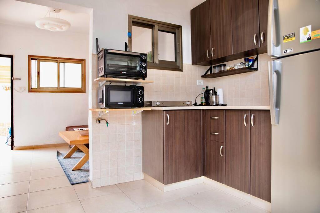 Homey Apartment Near The Beach Hadera Buitenkant foto